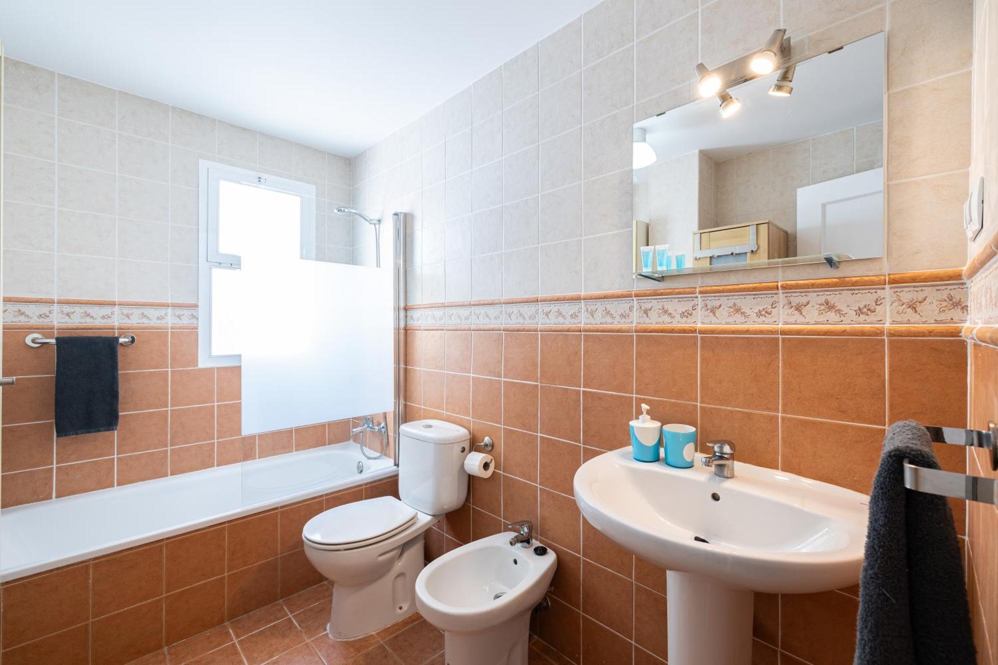 Apartament Holidays2malaga Ancha Del Carmen Aacc, Lift, Wifi